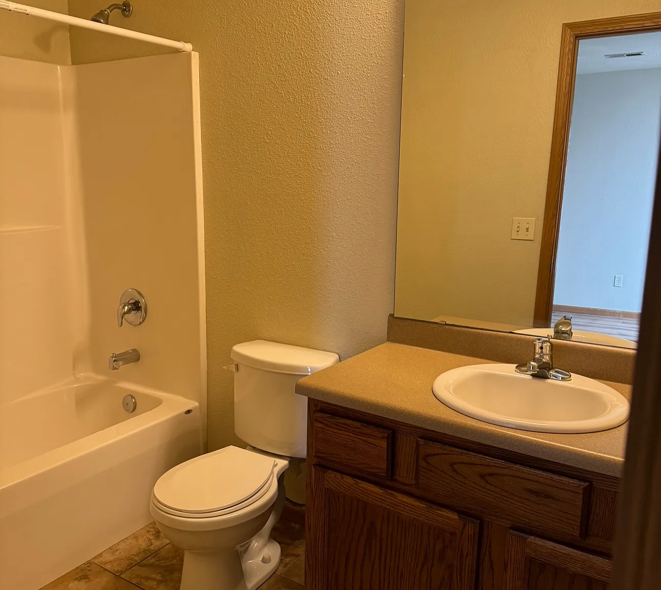 2 bed, 944 sqft, $1,150 — Photo 4