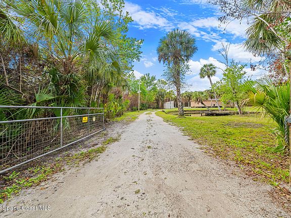 3rd image of 6925 Outback Rd