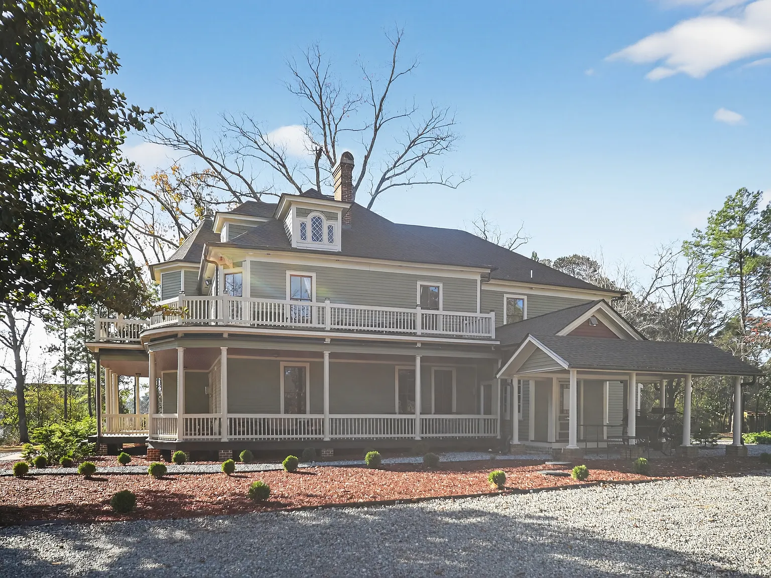 6 bed, 5000 sqft, $5,900 — Photo 4