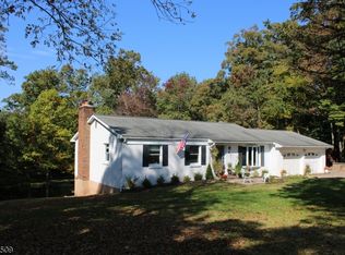 359 Mechlin Corner Rd, Pittstown, NJ 08867