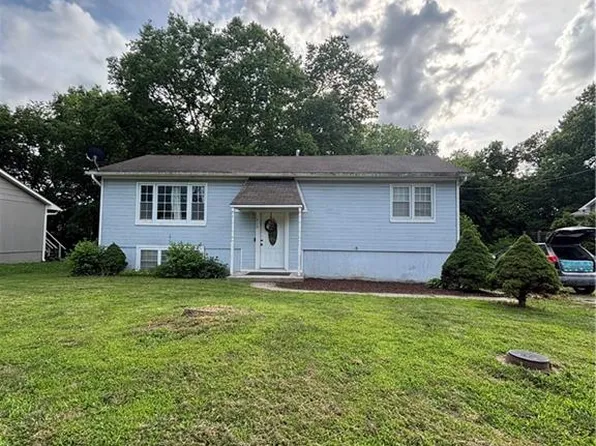 1410 Ridgeway Dr, Richmond, MO 64085