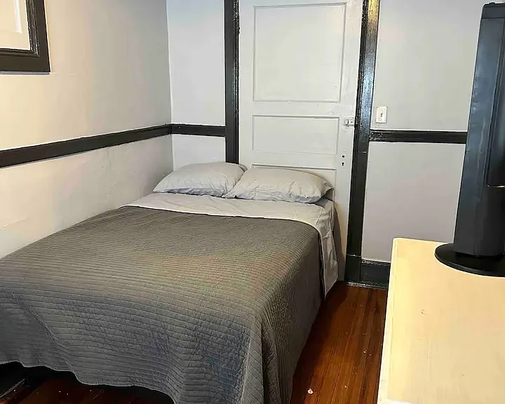 220 E State St #4 — Photo 8