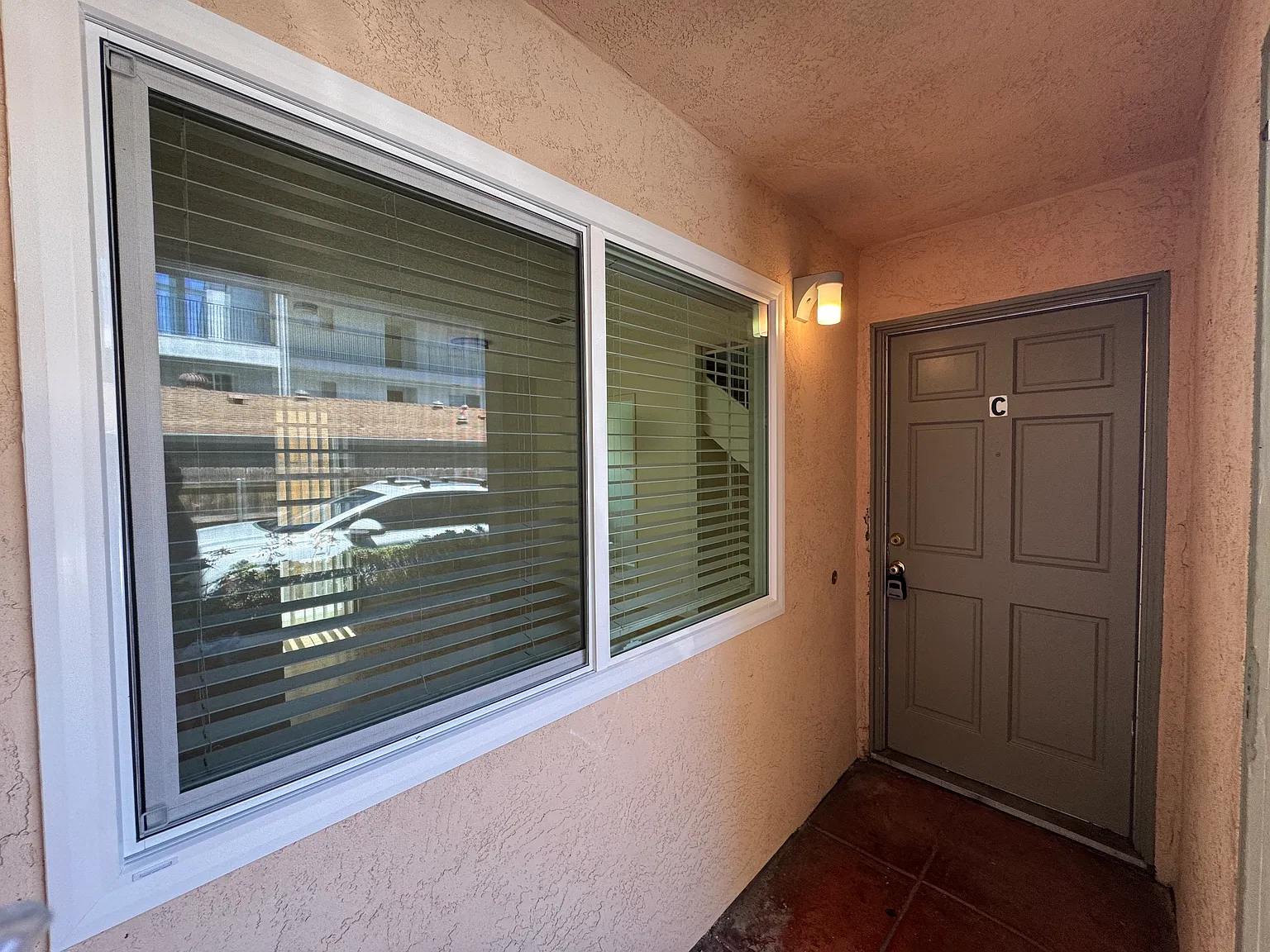2 bed, 1.5 bath, 900 sqft, $2,395 — Photo 3