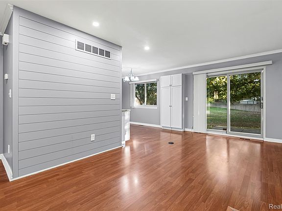 3rd image of 3711 Old Creek Rd