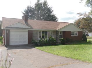 4 Eleanor Ln, Portland, CT 06480