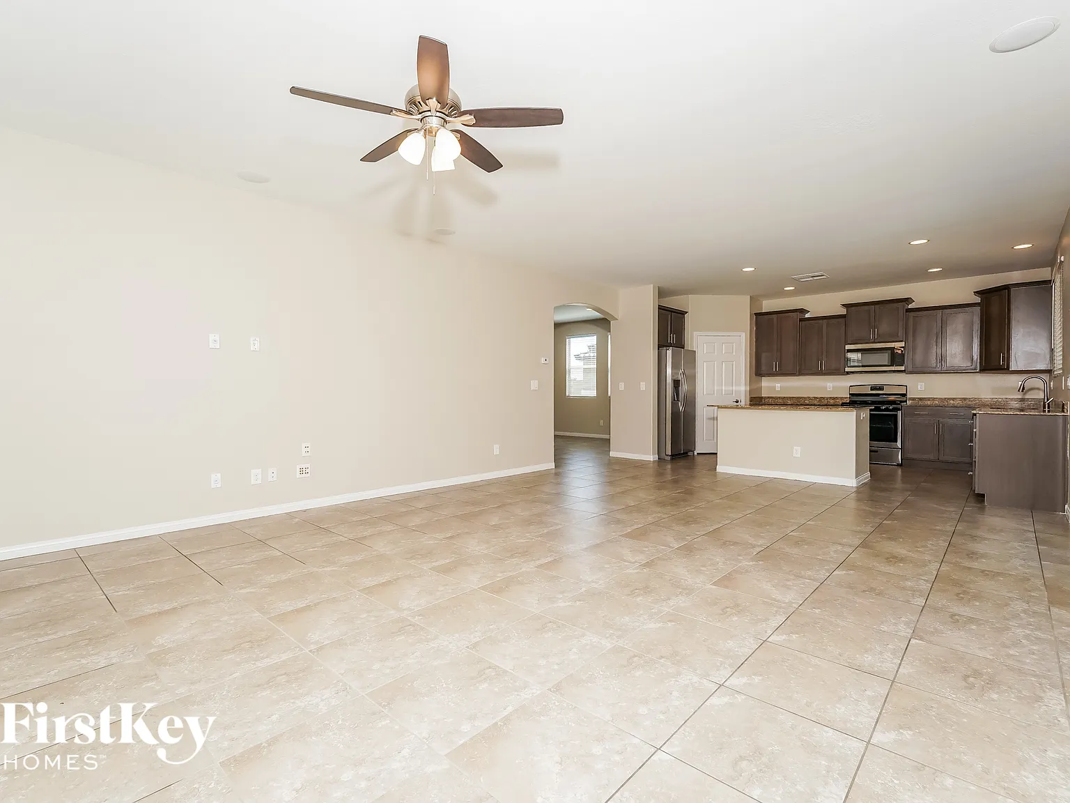 5 bed, 3.0 bath, 3076 sqft, $2,915 — Photo 2
