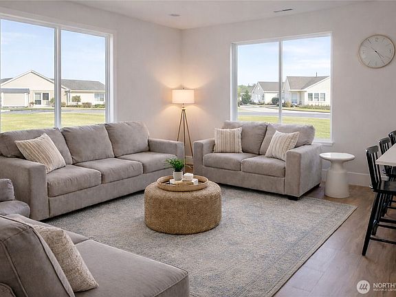 5th image of 636 Prominence Street