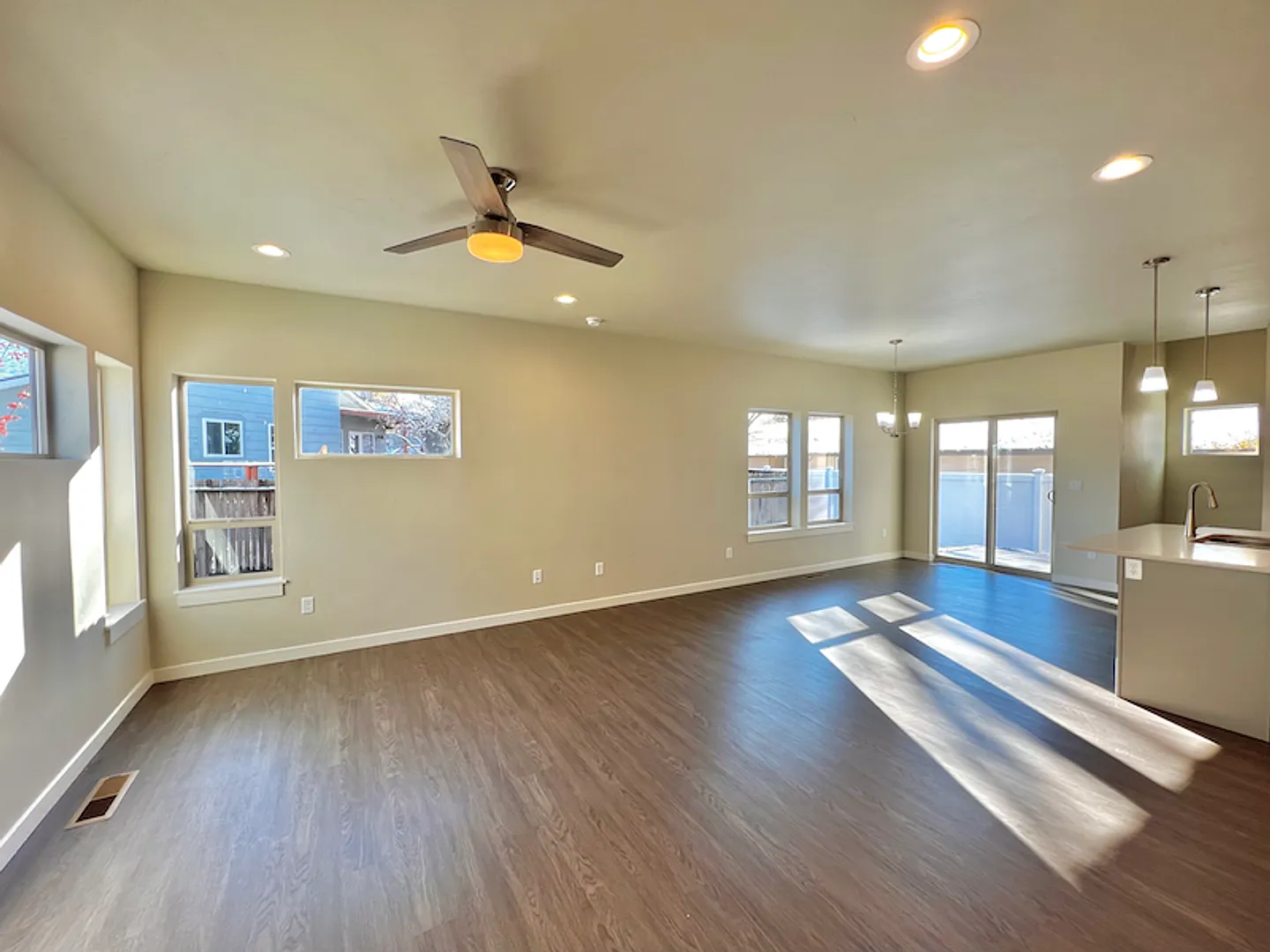 3 Bed 2 Bath Townhouse Near Foothills — Photo 4