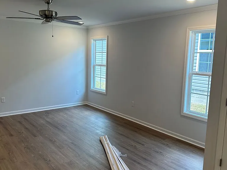 1528 Woodard St — Photo 5