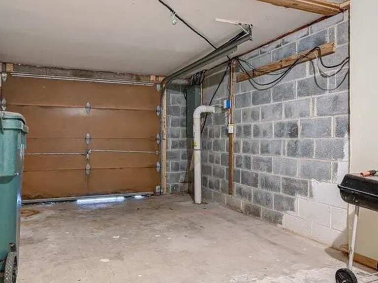 993 Country Place Dr — Photo 37