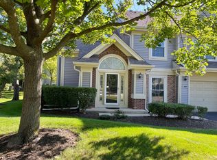 636 Stone Brook Ct, Elk Grove Village, IL 60007