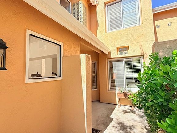 3rd image of 6220 Lakeview Cir