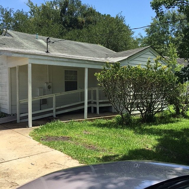 1st image of 2406 10th St