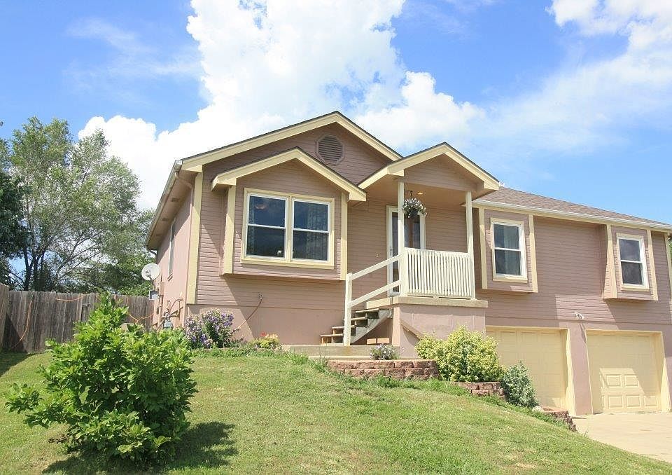 1st image of 1004 Golden Ave
