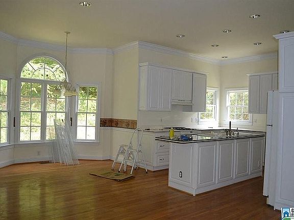 2nd image of 1708 Creely Dr