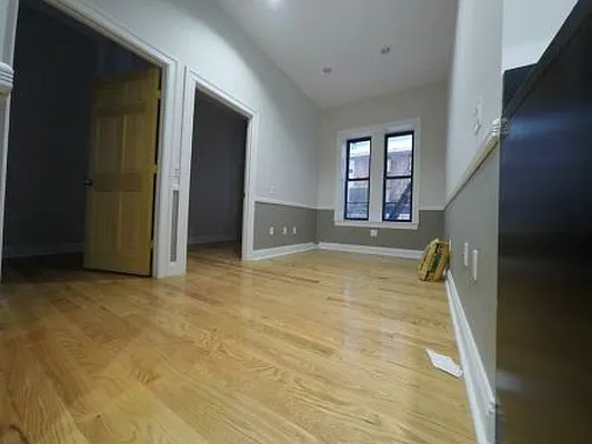 Rented by Standard Realty | media 20