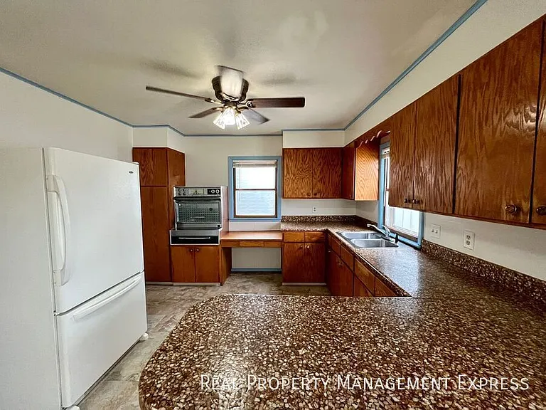 715 S 4th Ave — Photo 5
