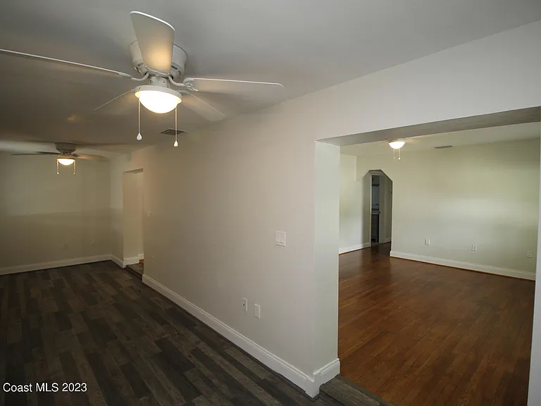 1905 Oak St — Photo 7