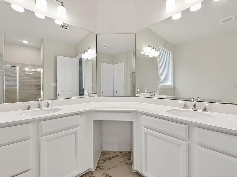 4018 Martin Ridge Dr — Photo 23