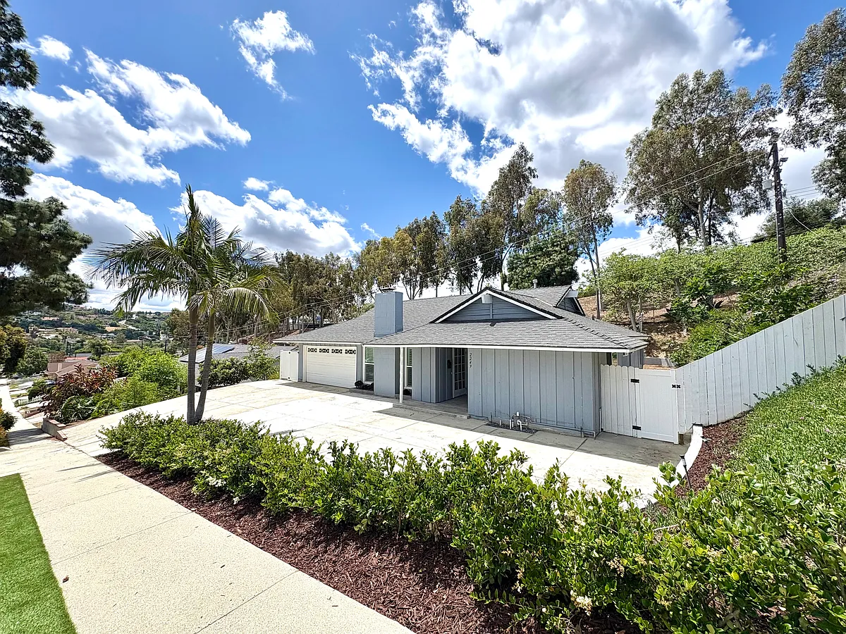 Building Photo - 2249 Evergreen Springs Dr