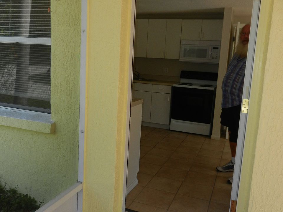 2nd image of 255 Pineapple St APT 1
