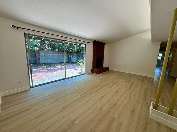 5th image of 5327 Hewlett Dr