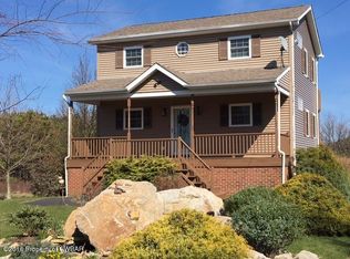 29 Pine Valley Ln, Hazle Township, PA 18202
