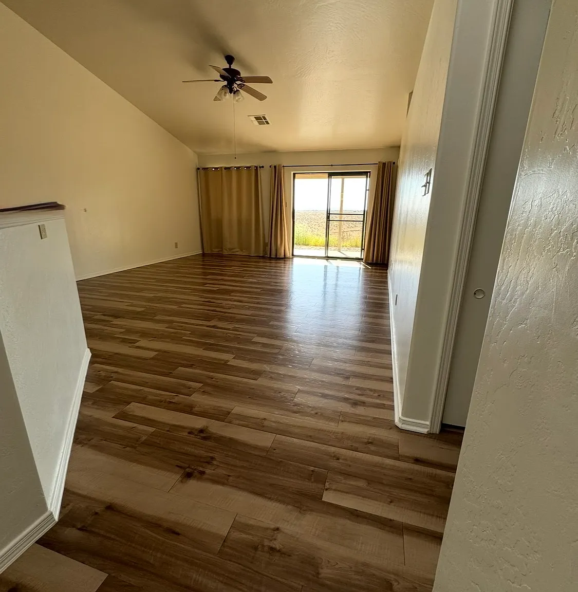 2 bed, 1100 sqft, $1,225 — Photo 3