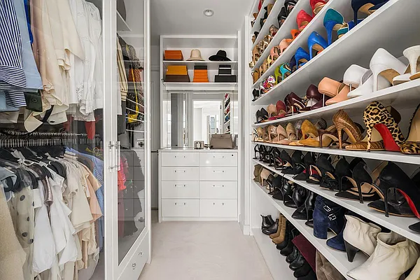 Sold by Modlin Group | media 17