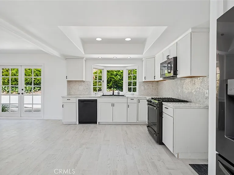 24291 Los Serranos Dr — Photo 11