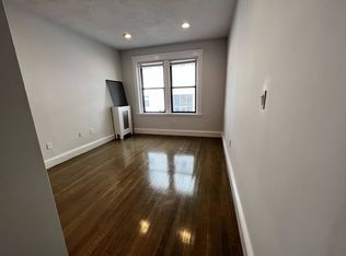 11 Peterborough St APT 4, Boston, MA 02215