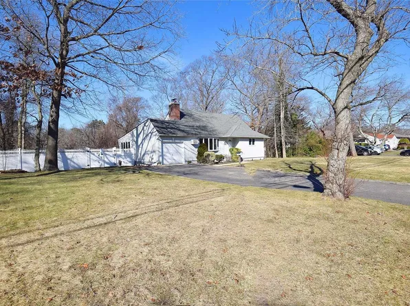 1116 Brookdale Avenue, Bay Shore, NY 11706