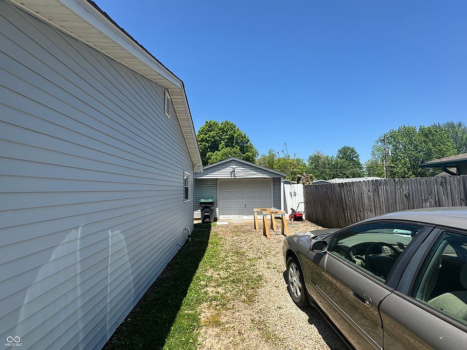 2nd image of 144 Bel Aire Dr