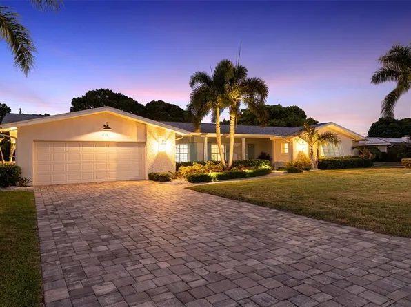 616 Pineland Ave, Belleair, FL 33756