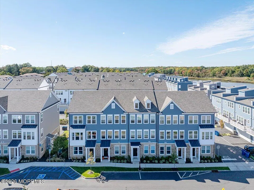 18 Driftwood Cir