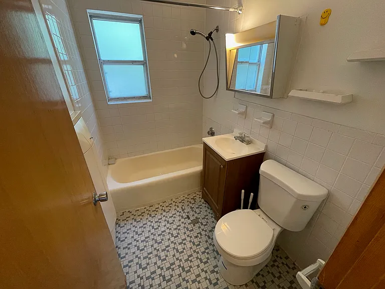 29 Jacqueline Rd #E — Photo 8