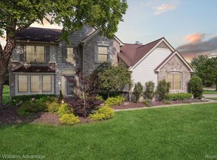 47193 Glastonbury Dr, Canton, MI 48188