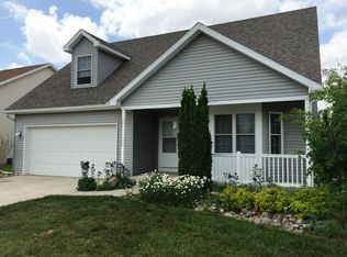 1026 Anna Ln, Bowling Green, OH 43402