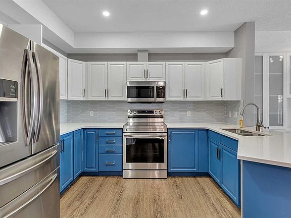 4th image of 151 SW Country Village Rd NE #2364