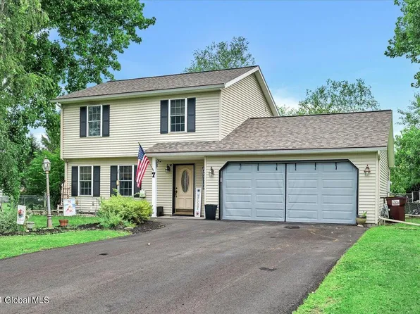 7 Cottonwood Court, Ballston Lake, NY 12019