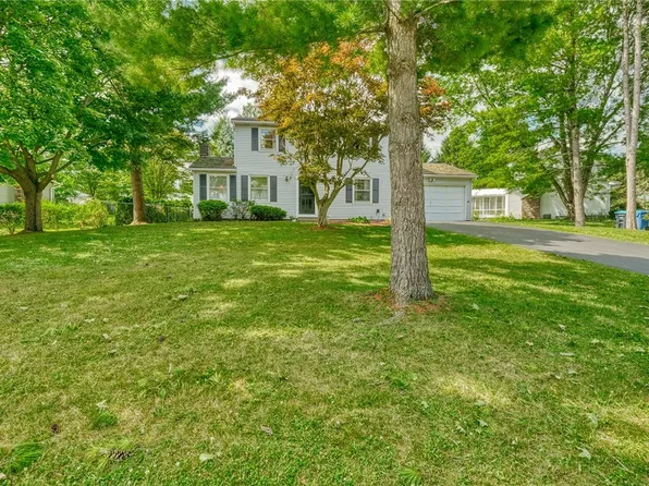 6128 Hanover Rd, Farmington, NY 14425