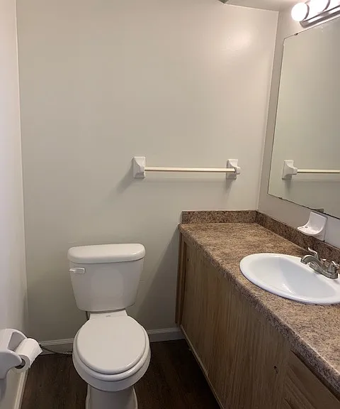 2515 Holly Rd — Photo 9
