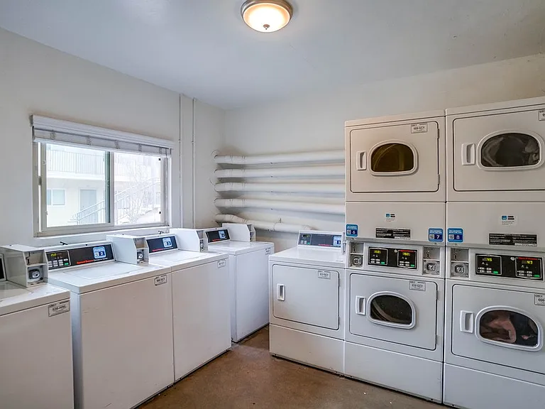 3528 W Adams Blvd — Photo 16