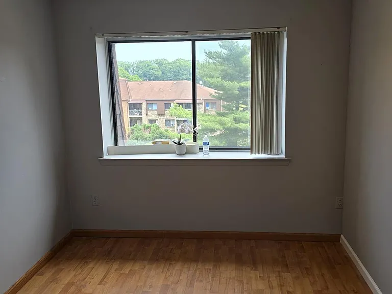 709 Kennedy Dr — Photo 6