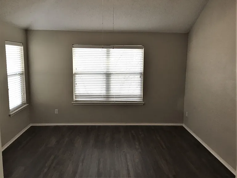 3361 Chapel Wood Ct — Photo 17