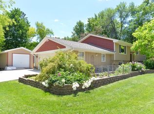 9210 Yucca Ln N, Maple Grove, MN 55369