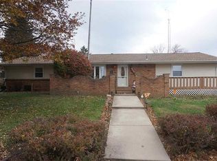 1212 Feldman Dr, Lincoln, IL 62656