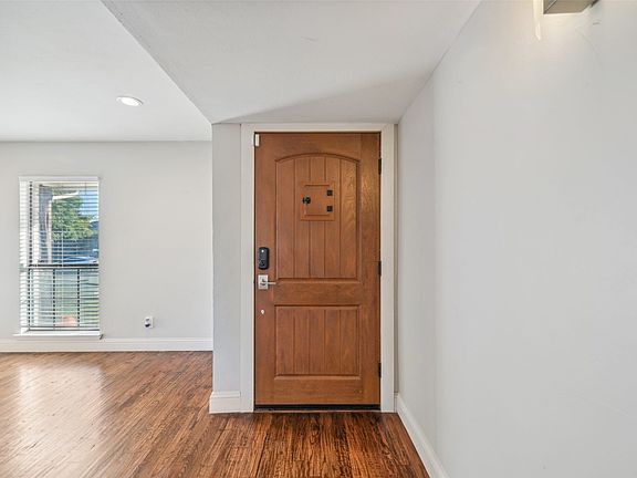4th image of 813 Stone Trail Dr