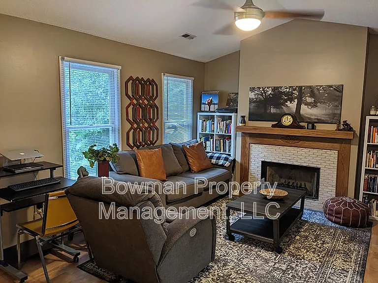 155 Rachel Way — Photo 3