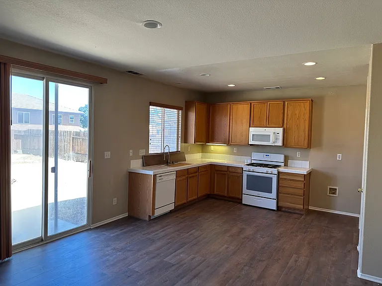 14090 Yearling Ln — Photo 3